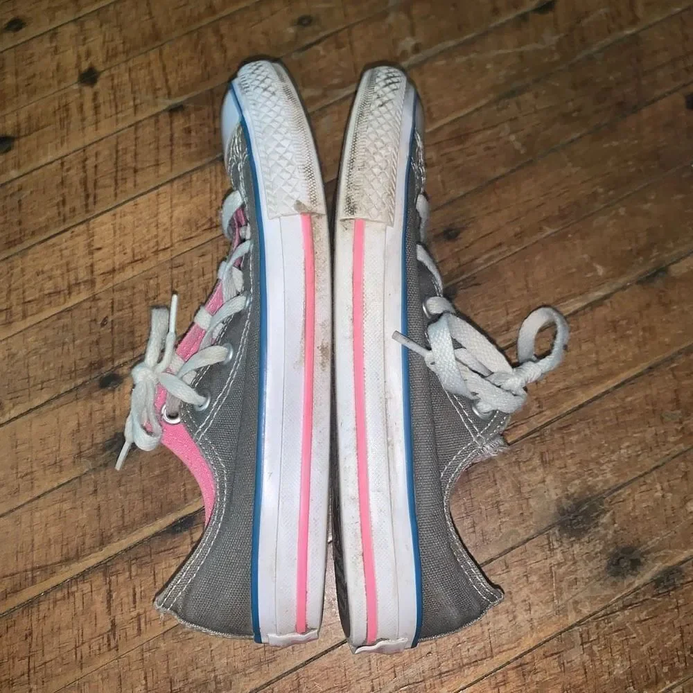 Converse Chuck Taylor gray and pink kids 2 low top sneakers